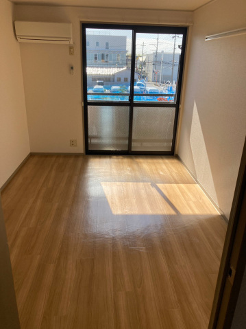 クレスト中町の居間写真