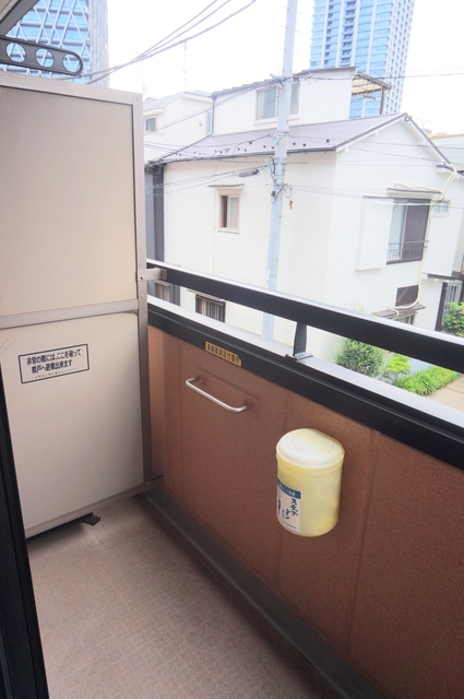 バルコニー　※室内写真は同間取りの別号室の写真です。