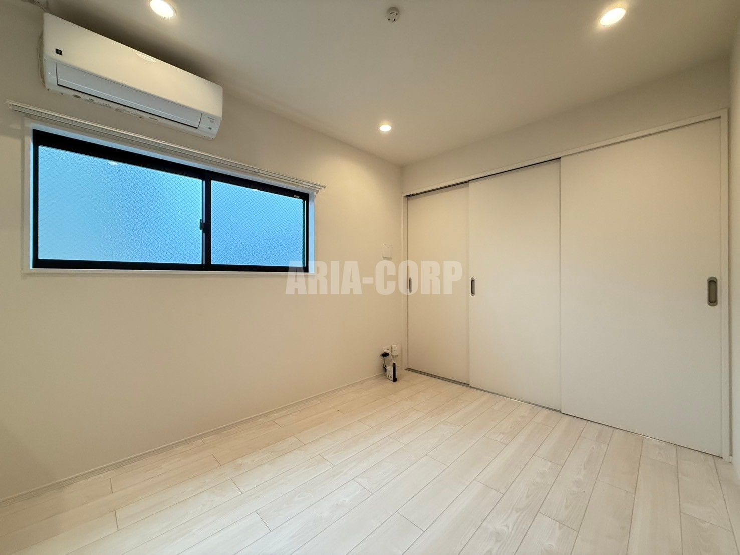 居室・リビング　白を基調とした広々お洒落なお部屋！