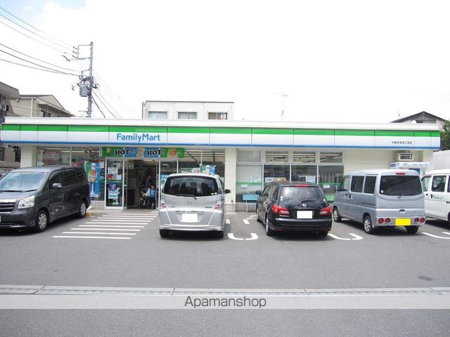 コンビニ　ファミリーマート（コンビニ）まで147m