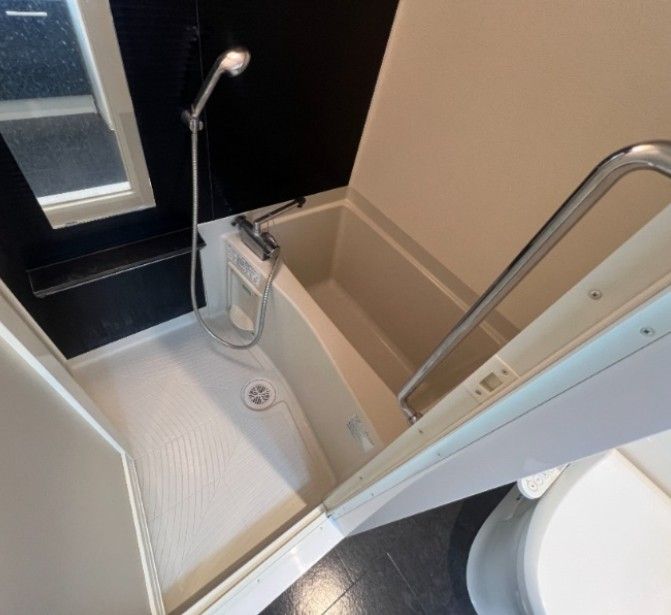 バス・シャワールーム　参考写真：別部屋タイプ