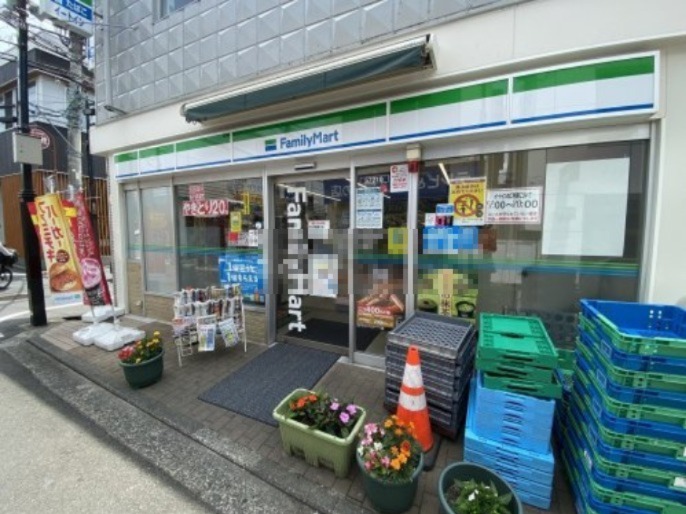 コンビニ　ファミリーマート 妙蓮寺駅前店（コンビニ）まで660m