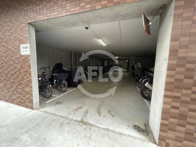 その他設備　キングスクエアランドレックスC棟　駐輪場・バイク置き場