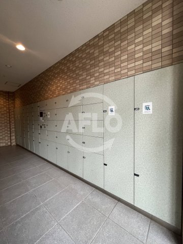 その他設備　キングスクエアランドレックスC棟　宅配ボックス