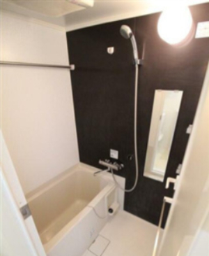 バス・シャワールーム　※反転タイプのお部屋の写真を使用しています。