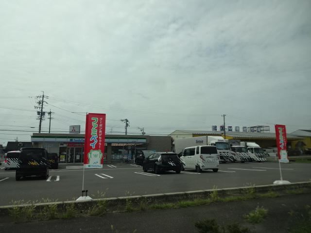 コンビニ　ファミリーマート　大垣小泉町店（コンビニ）まで360m