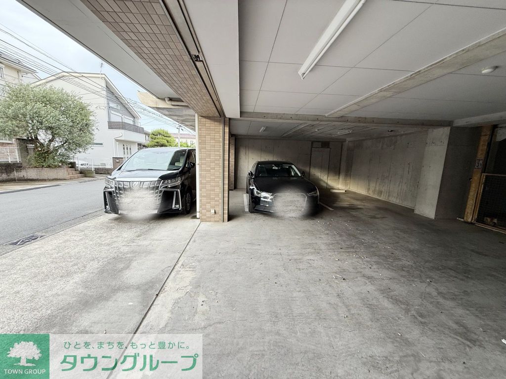 駐車場　駐車場