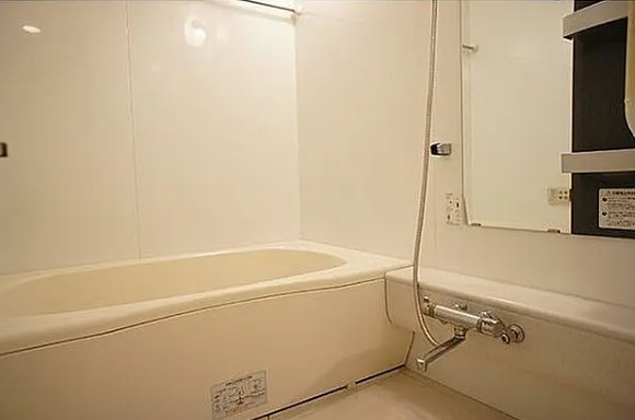 バス・シャワールーム　写真は同タイプ住居です。