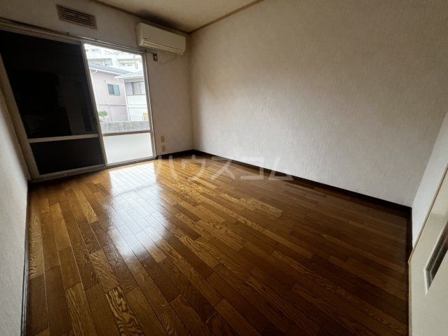 リバティーヴェルの居間写真