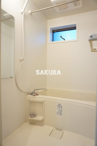 バス・シャワールーム　雨の日でも安心の浴室乾燥機付きです♪