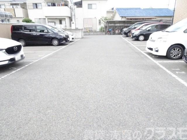 駐車場　敷地内駐車場