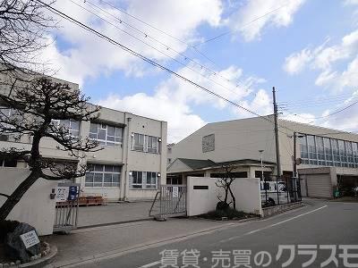 中学校　堺市立登美丘中学校（中学校）まで740m
