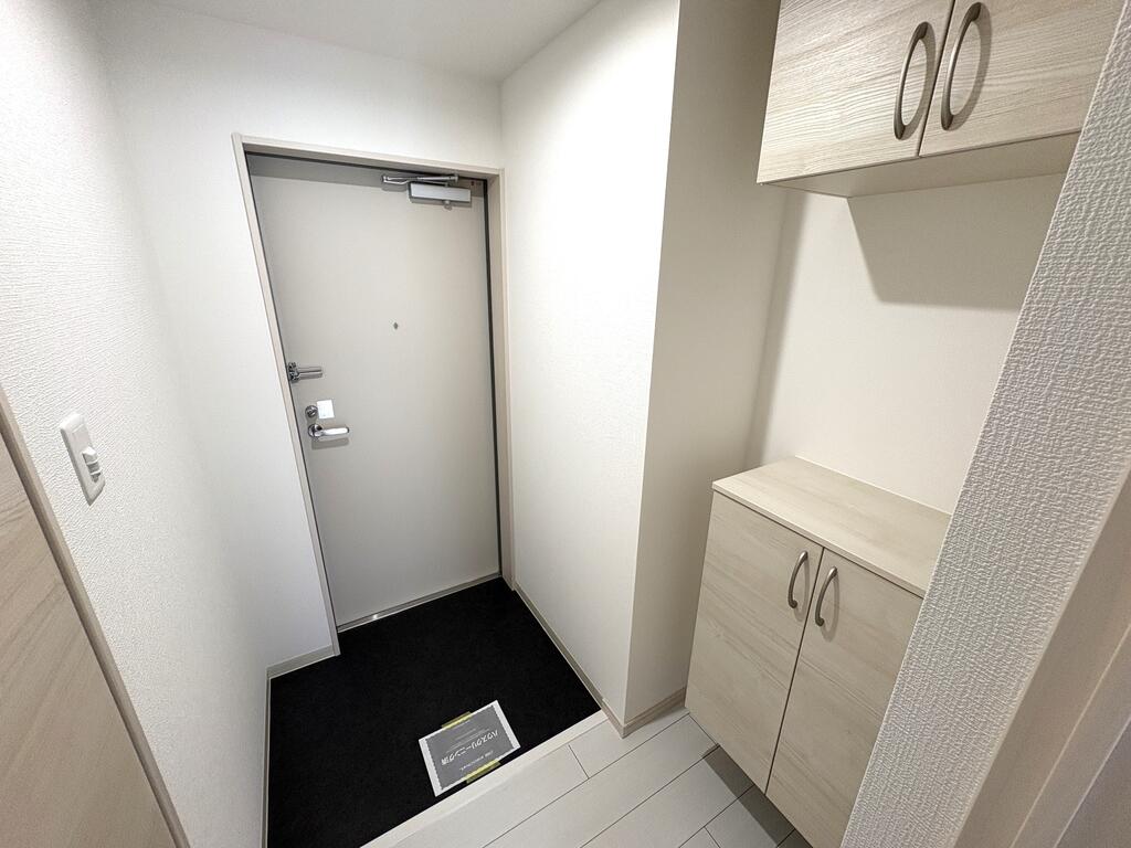 近鉄長野線 富田林駅 徒歩3分 3階建 築1年の玄関写真