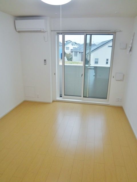 居室・リビング　綺麗なフローリングのお部屋