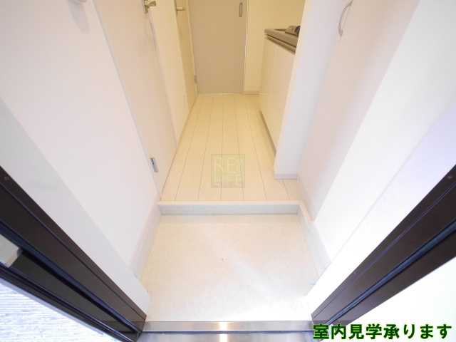 玄関　リブリ・外苑東四谷HOUSE