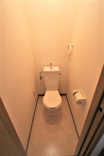 ＪＲ山陽本線 新長田駅 徒歩10分 3階建 築30年のトイレ写真