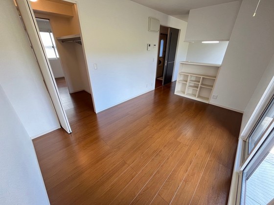 居室・リビング　※別部屋の写真です