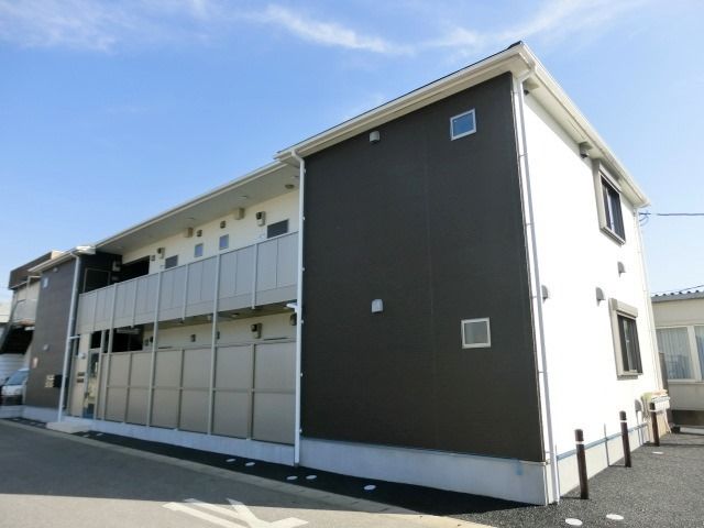建物外観　２０１６年３月築のアパートです。