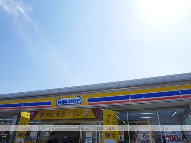 コンビニ　ミニストップ（コンビニ）まで662m