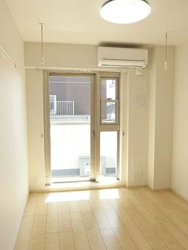 居室・リビング　別号室参考写真