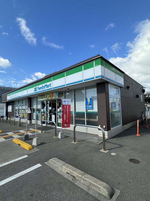 コンビニ　ファミリーマート　加古川新神野店（コンビニ）まで641m