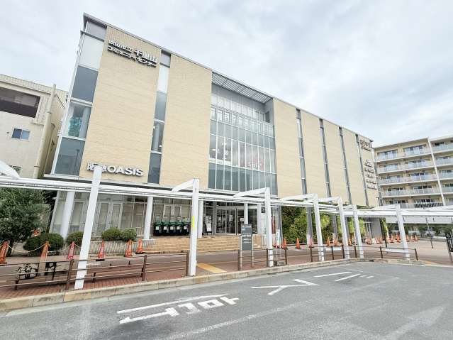 ショッピングセンター　BiVi千里山（ショッピングセンター）まで712m