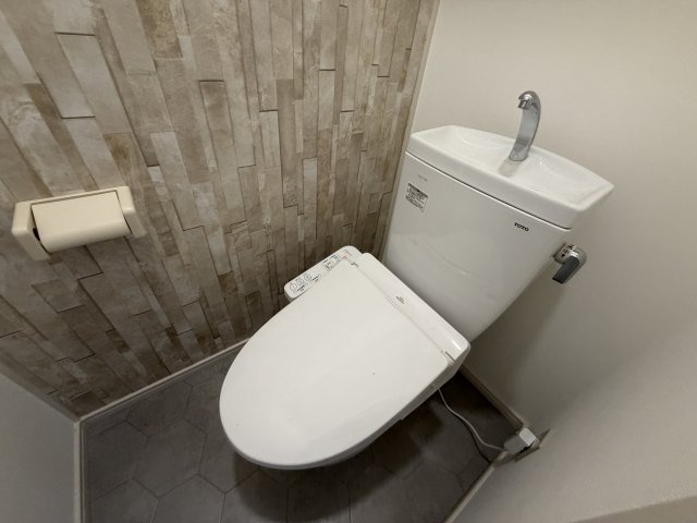 リヴェール北代のトイレ写真