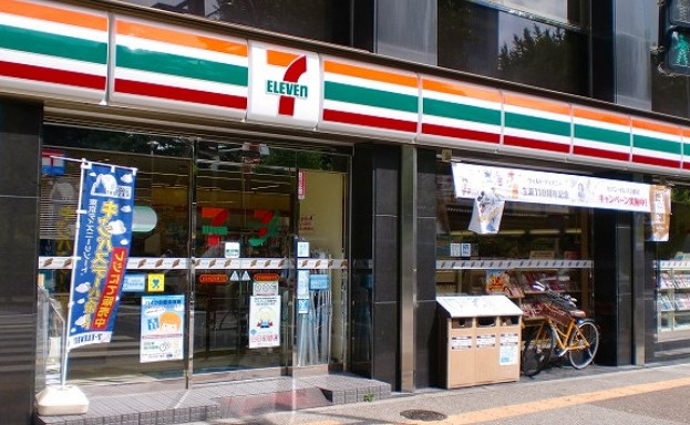 コンビニ　セブンイレブン 文京神田明神下店（コンビニ）まで482m