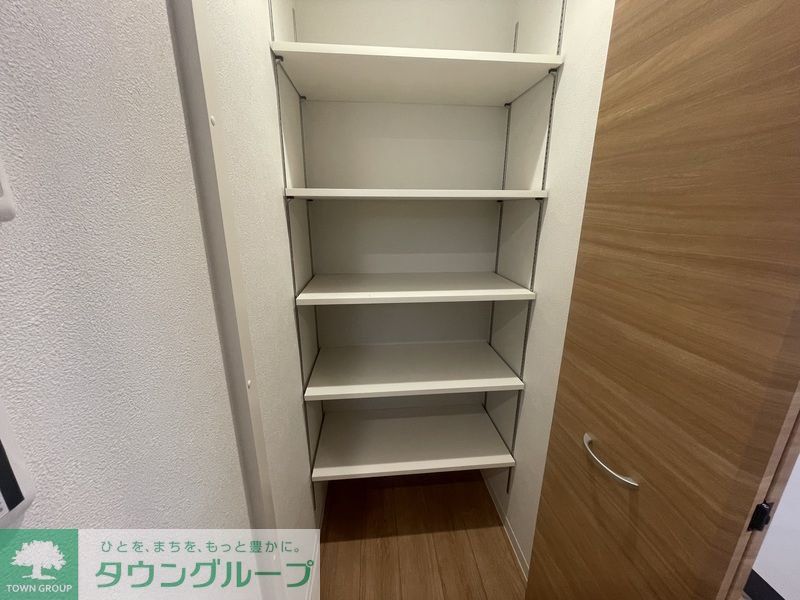 西武池袋線 大泉学園駅 バス乗車時間：7分 最寄りバス停で下車 徒歩7分 3階建 築1年の内装写真
