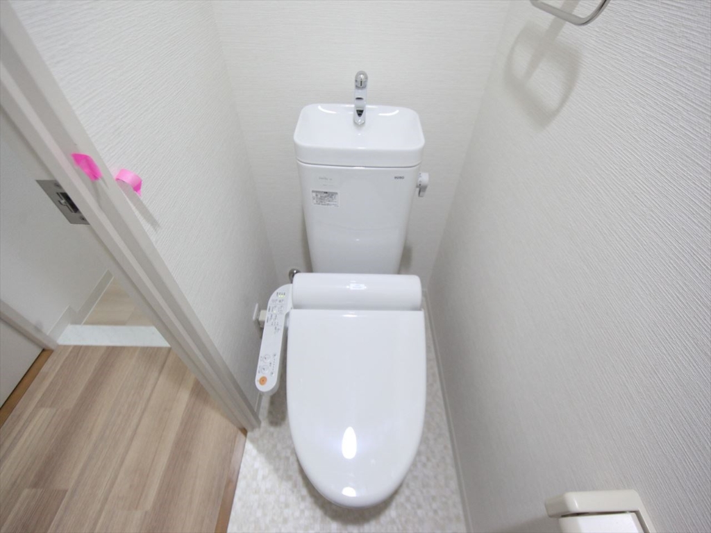 アイボリーのトイレ写真