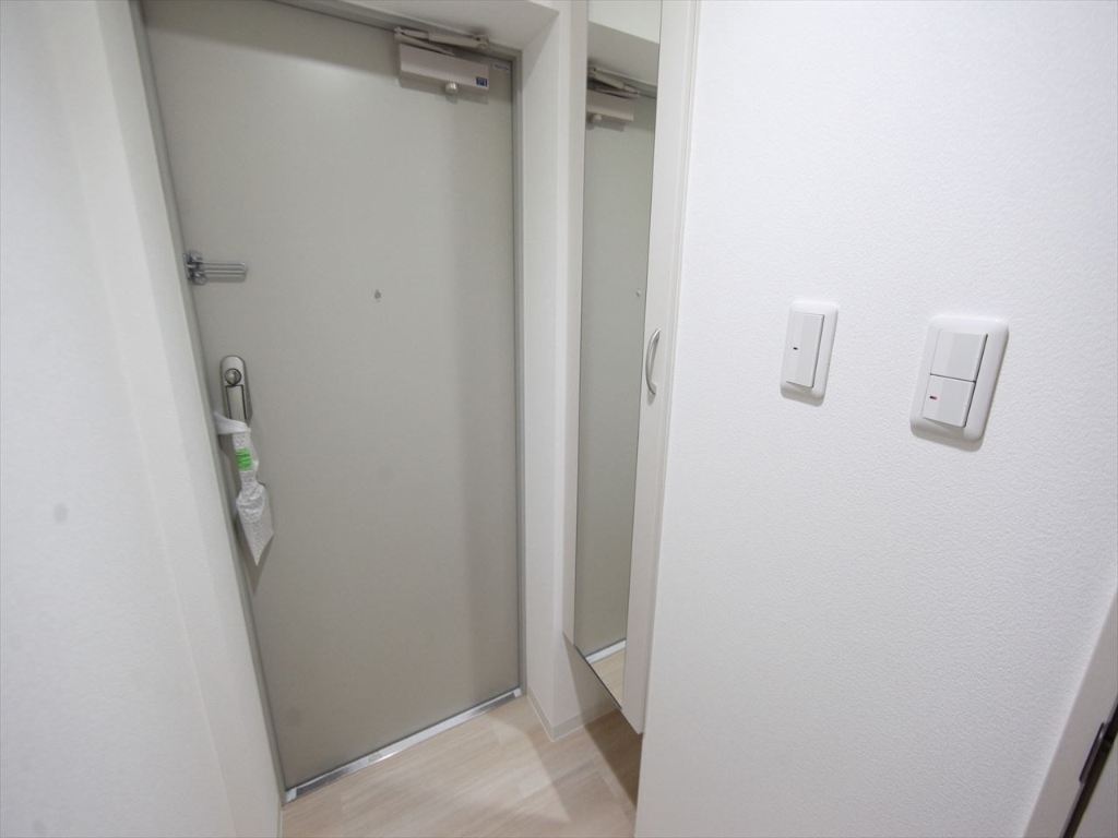 アイボリーの玄関写真