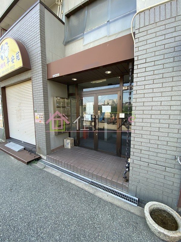 Yプラザの外観写真