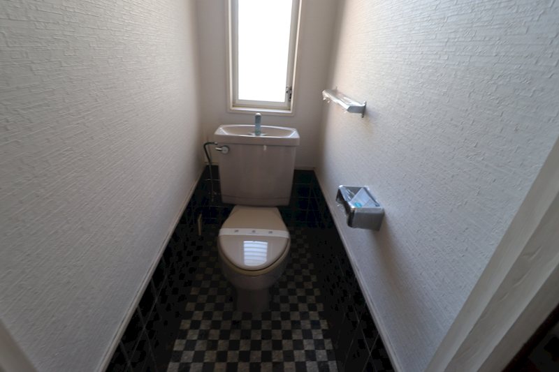 ＪＲ東海道本線 栗東駅 徒歩12分 2階建 築38年のトイレ写真