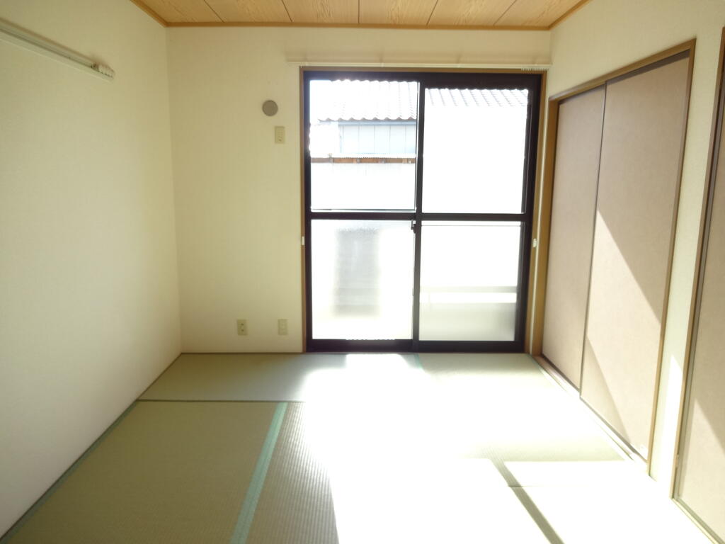 ＪＲ上越線 新前橋駅 徒歩27分 2階建 築29年の居間写真