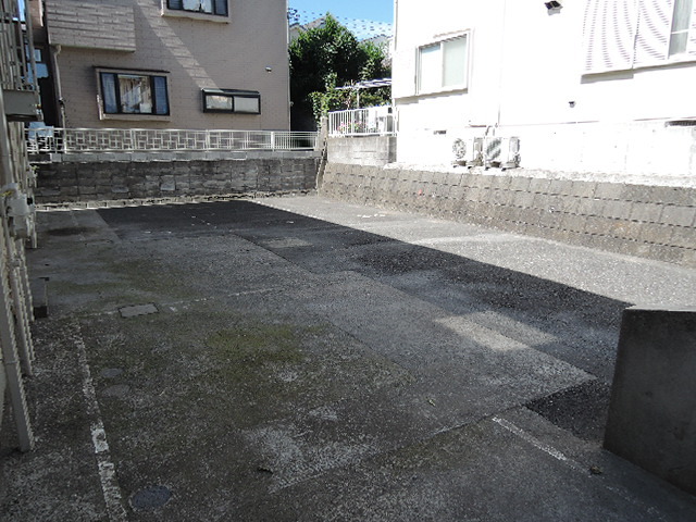 駐車場　敷地内駐車場