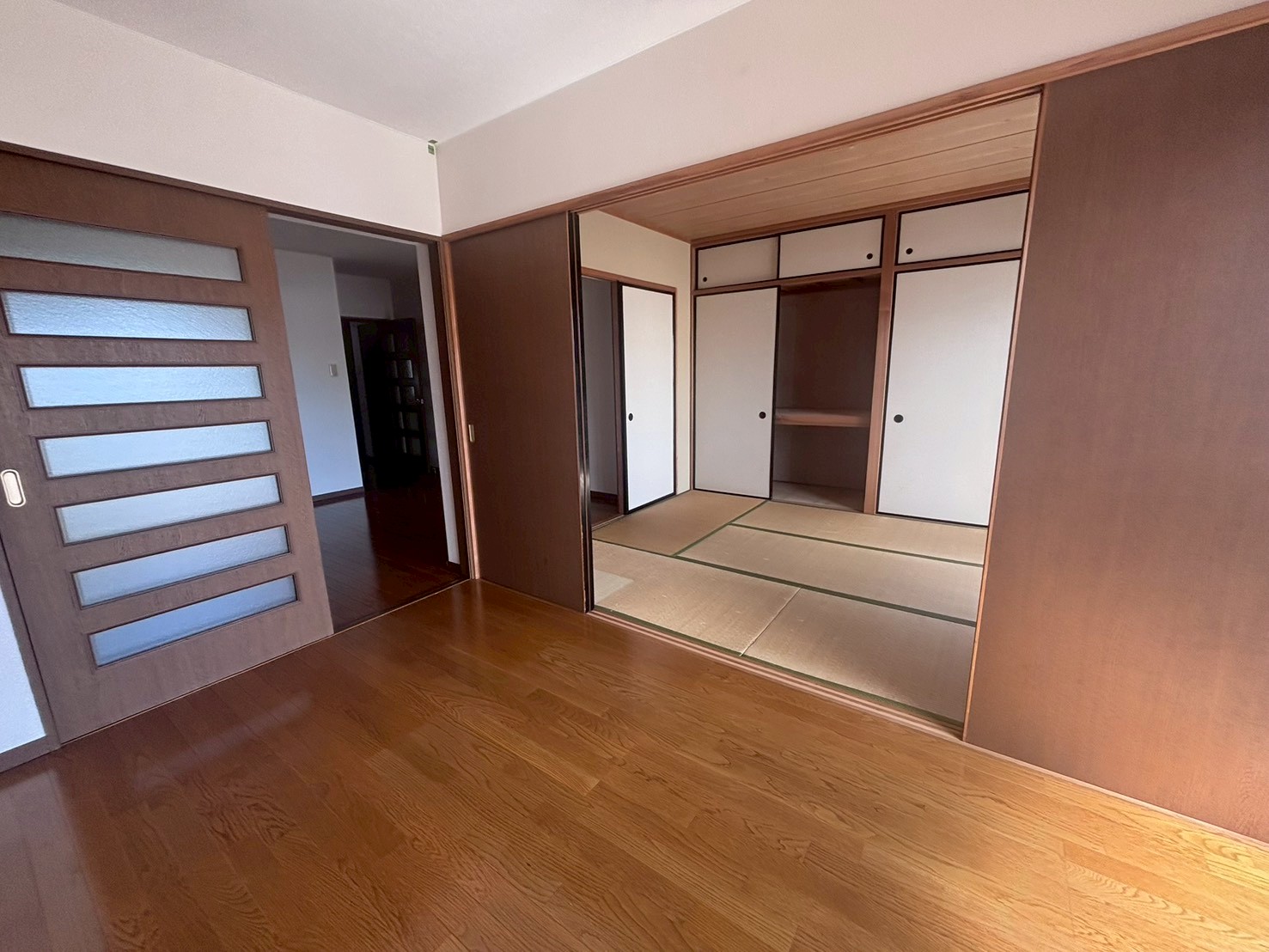 グランペールマンションの居間写真