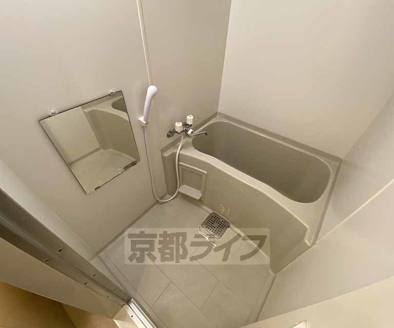 地下鉄烏丸線 四条駅 徒歩3分 9階建 築23年の風呂写真