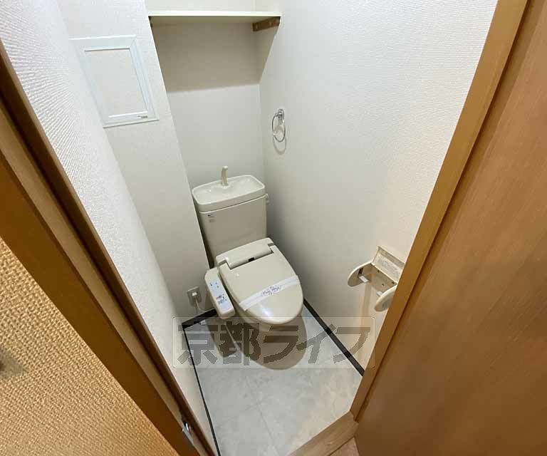 地下鉄烏丸線 四条駅 徒歩3分 9階建 築23年のトイレ写真