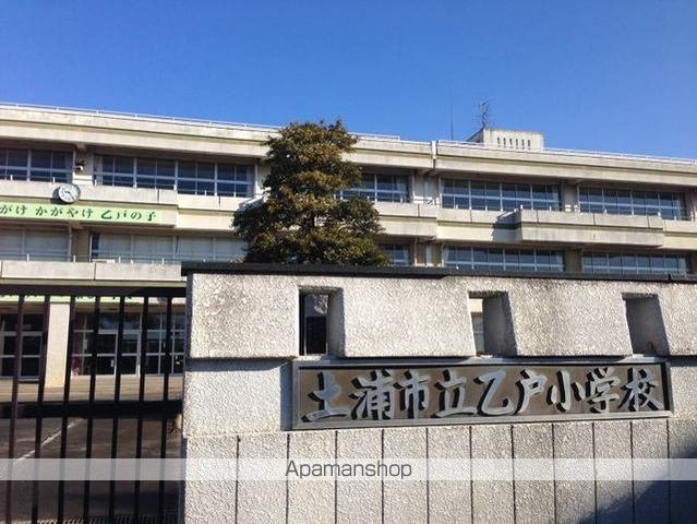 小学校　乙戸小学校（小学校）まで800m