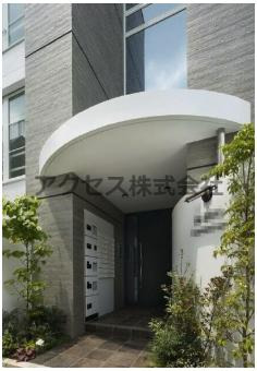 ＪＲ中央線 東中野駅 徒歩9分 4階建 築8年の外観写真
