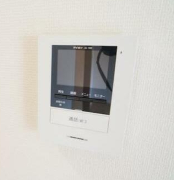セキュリティ　女性の方でも安心のモニター付きインターフォン♪