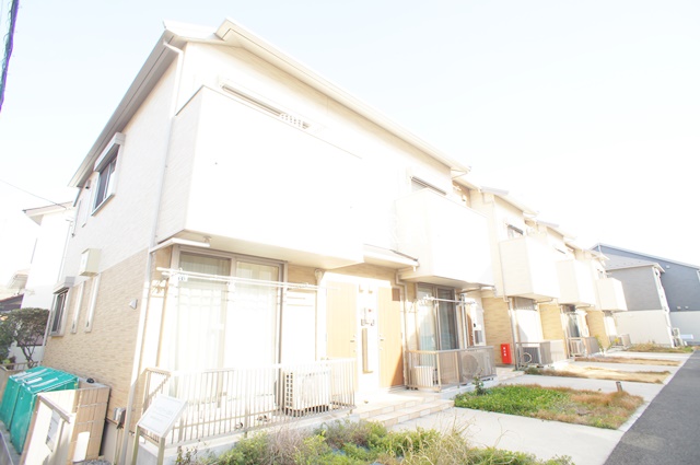 エントランス　お洒落な建物デザイン♪