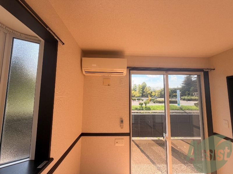 その他設備　リビングにエアコンが付いているため部屋の温度の調節が可能です