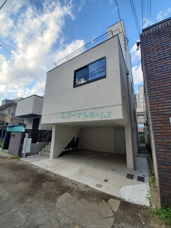 東京メトロ丸ノ内線 四谷三丁目駅 徒歩3分 築6年