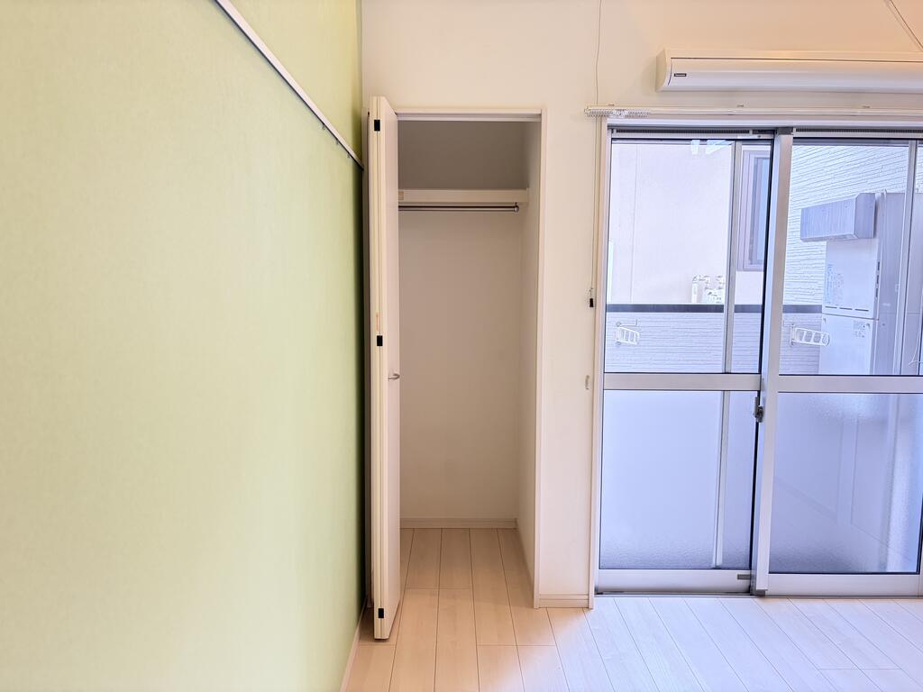 ペールオレンジの内装写真