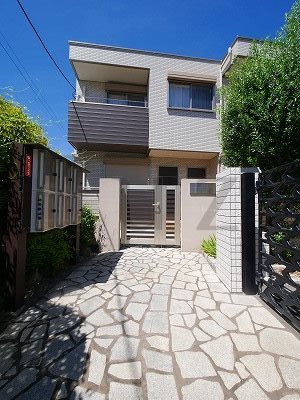 エントランス　お洒落なエントランスです！