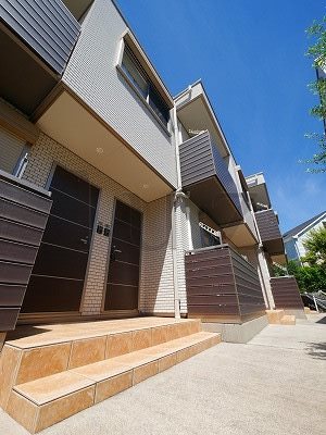 建物外観　2014年築のオール電化アパート☆