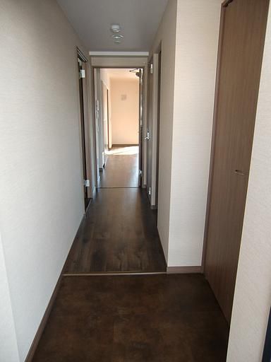 玄関　下駄箱のある玄関