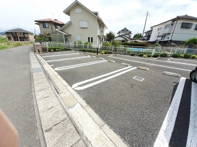 駐車場　駐車スペースもあります