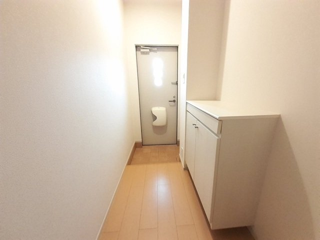 玄関　収納もある玄関です